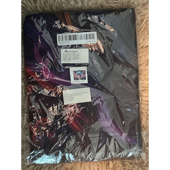 New in Package Astronaut Tapestry Wall Hanging 200cm x 150cm Approx 79"x59" - Picture 2 of 3